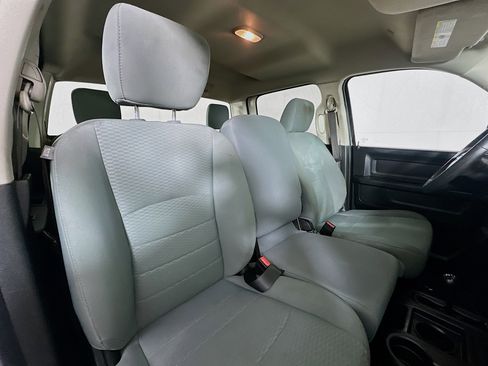 Used 2018 RAM 2500 Tradesman w/ Chrome Appearance Group image 25