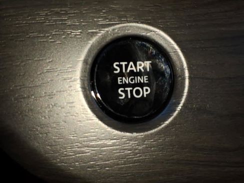 Used 2025 Nissan Murano SV image 15