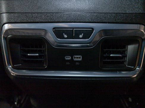 Used 2025 Chevrolet Silverado 2500 LTZ w/ LTZ Convenience Package image 27