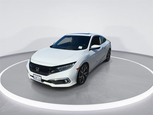 Used 2019 Honda Civic Touring image 4