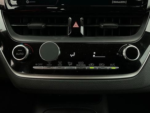 Used 2022 Toyota Corolla LE image 21