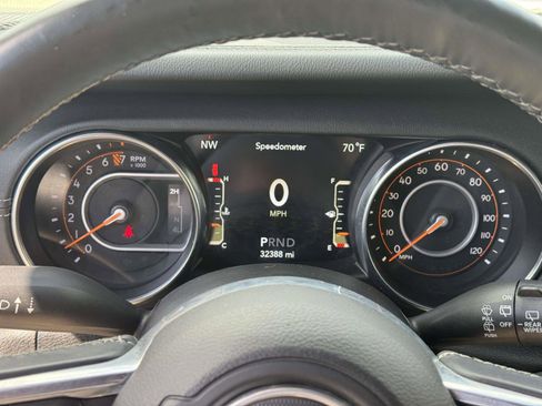 Used 2020 Jeep Wrangler Unlimited Sahara AWD/4WD image 22
