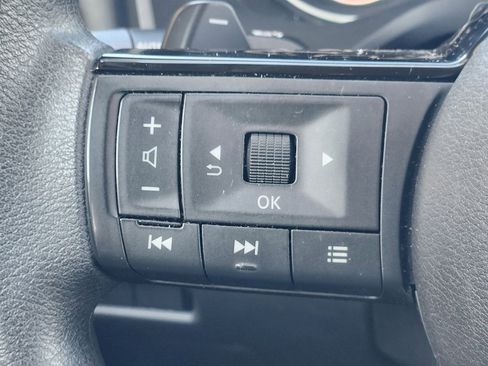 Used 2023 Nissan Rogue SV FWD image 26