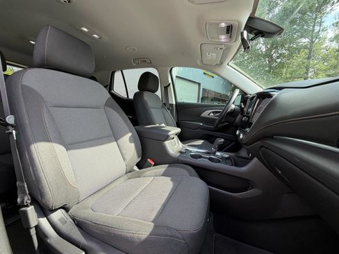 Used 2020 Chevrolet Traverse LT FWD image 19