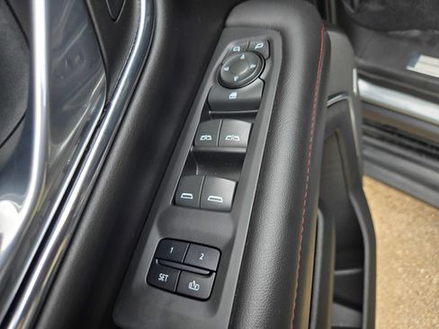Used 2023 Chevrolet Tahoe RST AWD/4WD image 33