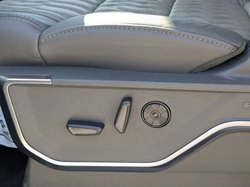 New 2026 Ford F450 Platinum w/ Platinum Plus Package image 21