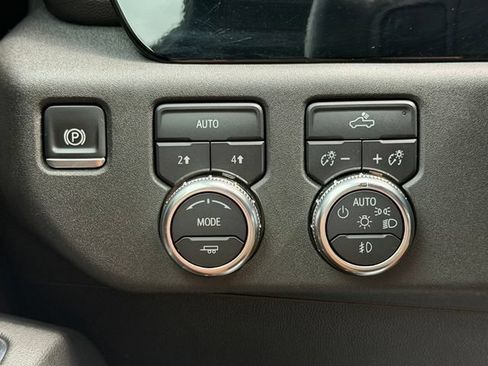 Used 2024 GMC Sierra 1500 Elevation w/ LPO, Elevation Black Package AWD/4WD image 12