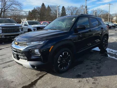 Used 2021 Chevrolet TrailBlazer LT w/ Convenience Package image 4