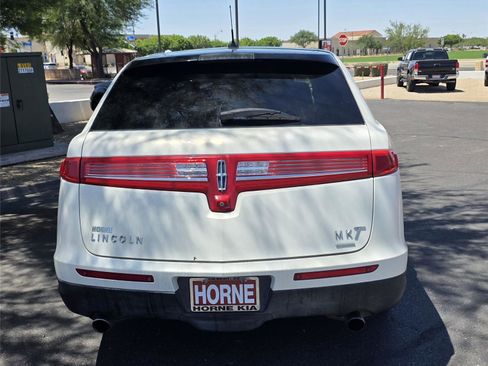 Used 2013 Lincoln MKT AWD image 5