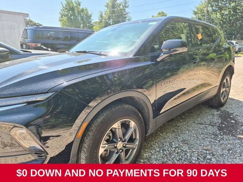 Used 2025 Chevrolet Blazer LT FWD image 1