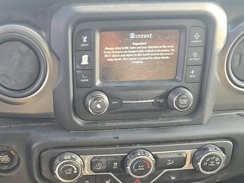 Used 2018 Jeep Wrangler Unlimited Sport S AWD/4WD image 4