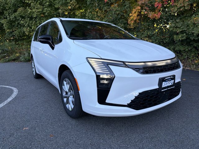 New 2027 Chrysler Pacifica Select AWD/4WD image 2