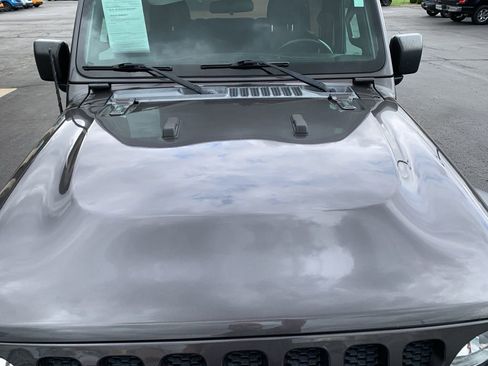Used 2020 Jeep Wrangler Sport AWD/4WD image 14