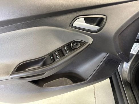 Used 2014 Ford Focus SE w/ SE Winter Package FWD image 33