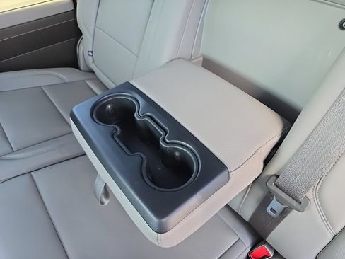 Used 2022 GMC Sierra 1500 SLT w/ SLT Convenience Package AWD/4WD image 35