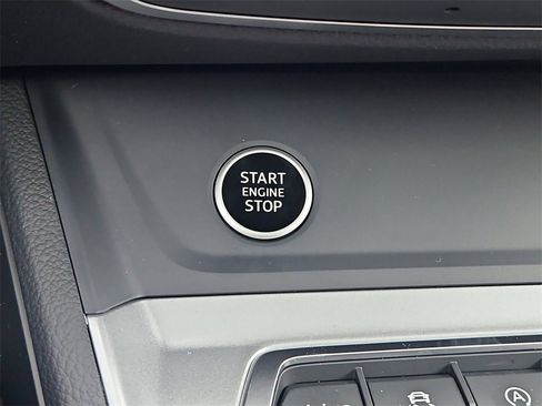 New 2025 Audi Q3 2.0T Premium image 16