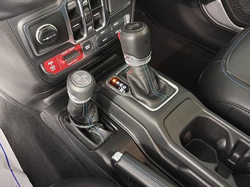 Used 2023 Jeep Wrangler Unlimited Rubicon 4xe w/ Cold Weather Group AWD/4WD image 41