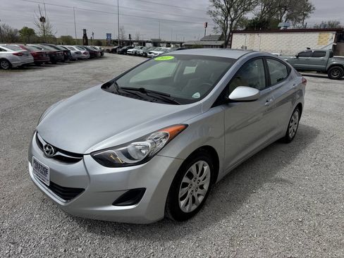 Used 2011 Hyundai Elantra GLS image 3