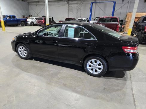 Used 2011 Toyota Camry LE w/ LE Extra-Value Pkg image 6