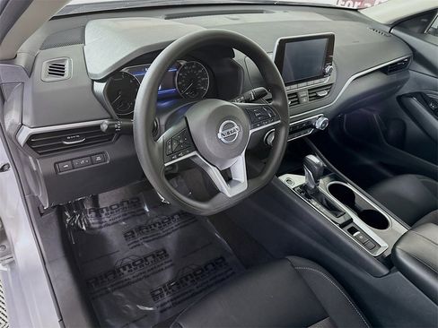 Certified 2021 Nissan Altima 2.5 SV image 17