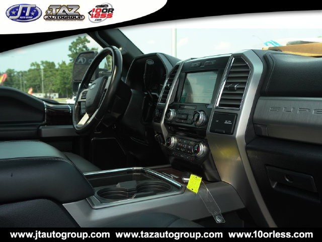 Used 2017 Ford F250 Platinum w/ FX4 Off-Road Package AWD/4WD image 27