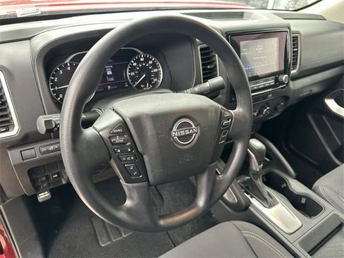 Used 2024 Nissan Frontier SV image 11