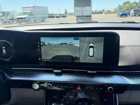 Used 2024 Kia Carnival SX Prestige image 25