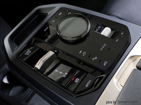 Used 2022 BMW iX xDrive50 w/ Premium Package image 28