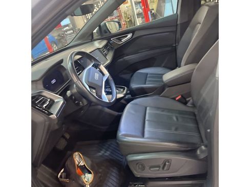 Used 2023 Volkswagen ID.4 Pro AWD/4WD image 5