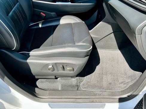 Used 2025 Buick Enclave Avenir w/ Super Cruise Package image 24