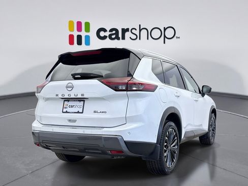 Used 2025 Nissan Rogue SL w/ Tech Package image 5