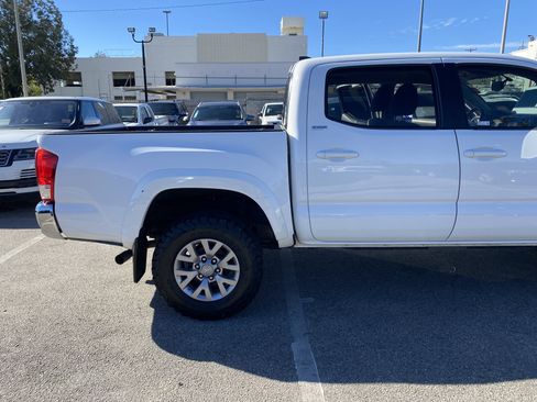Used 2017 Toyota Tacoma TRD Sport RWD image 20