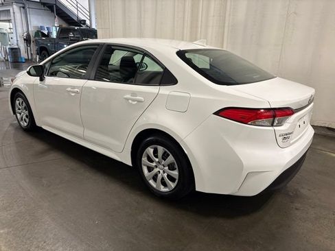 Used 2025 Toyota Corolla LE FWD image 6