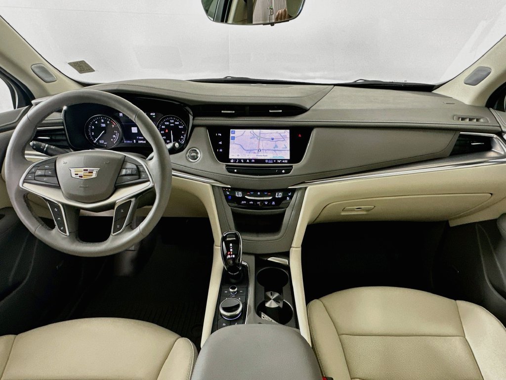 Certified 2025 Cadillac XT5 Premium Luxury w/ Technology Package AWD/4WD image 29