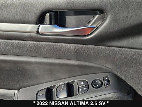 Used 2022 Nissan Altima 2.5 SV FWD image 15