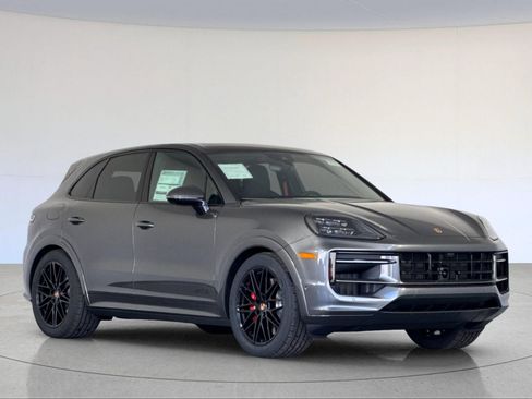 New 2026 Porsche Cayenne GTS image 10
