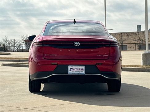 Used 2026 Toyota Crown Platinum image 6