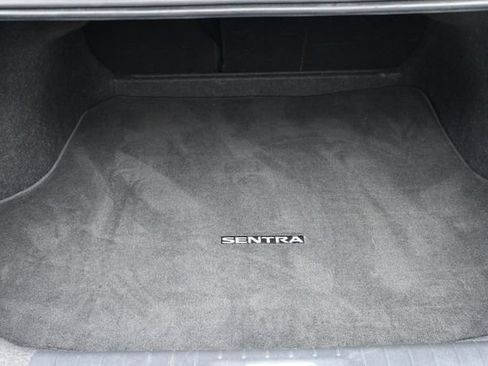 Used 2025 Nissan Sentra SR FWD image 28