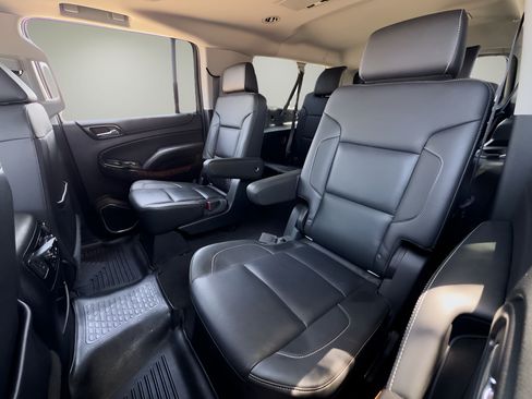 Used 2018 Chevrolet Suburban Premier AWD/4WD image 20