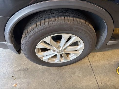 Used 2015 Nissan Rogue SV image 14