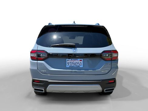 Used 2025 Honda Pilot Elite image 4