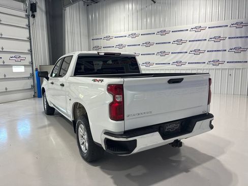 Used 2022 Chevrolet Silverado 1500 W/T w/ WT Convenience Package AWD/4WD image 4