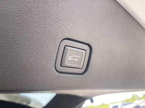 Certified 2023 Cadillac XT6 Premium Luxury w/ LPO, Floor Liner Package AWD/4WD image 8
