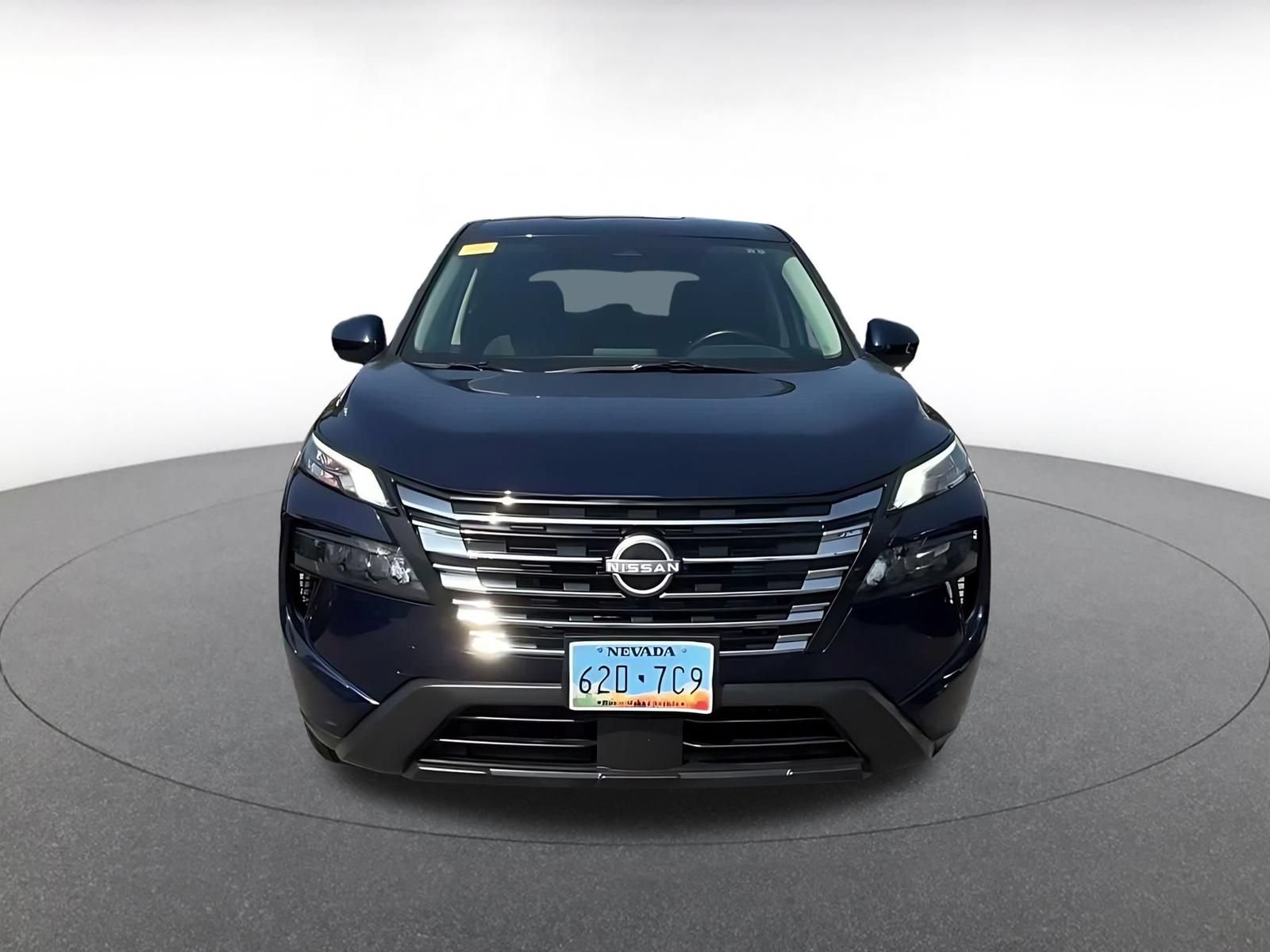 Used 2025 Nissan Rogue SV FWD image 4