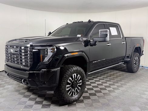 Used 2026 GMC Sierra 2500 Denali Ultimate AWD/4WD image 2