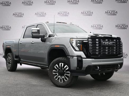 Used 2025 GMC Sierra 2500 Denali Ultimate w/ Max Trailering Package AWD/4WD image 2