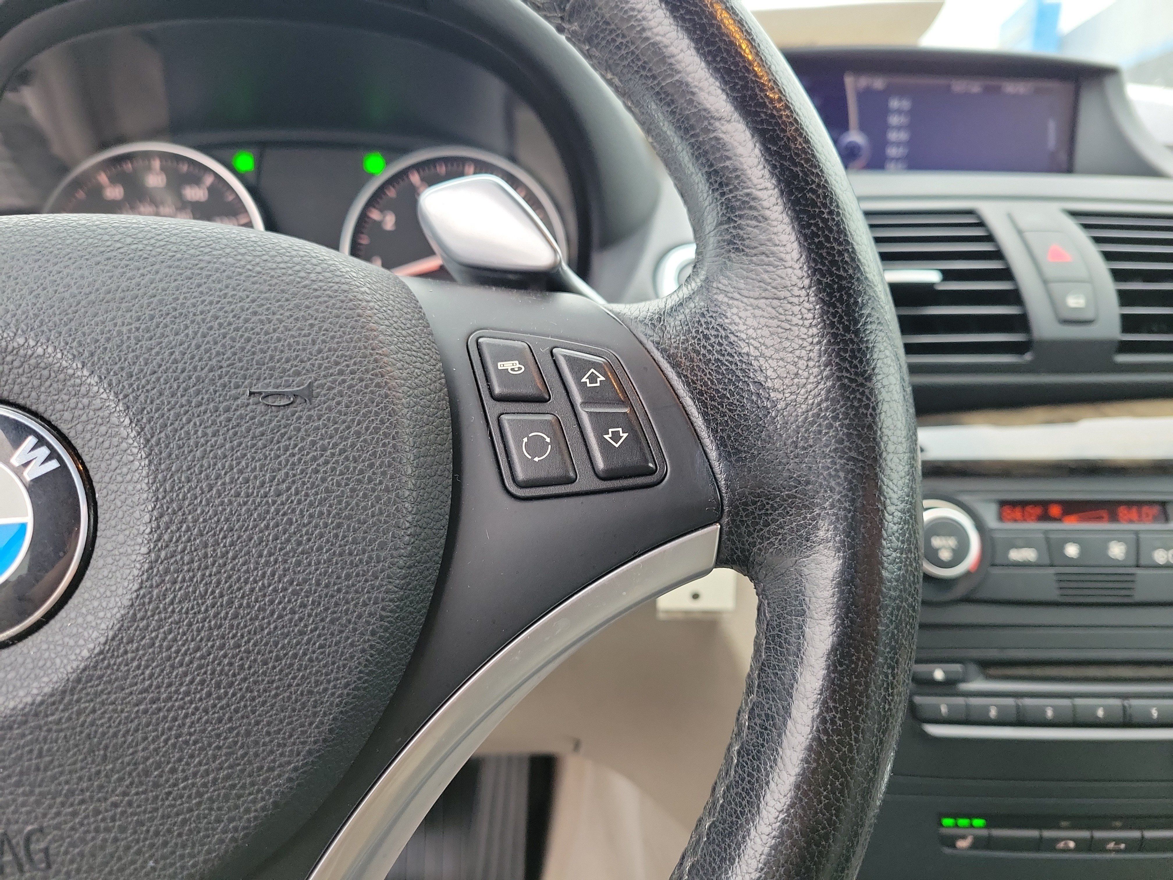 Used 2009 BMW 128i Convertible RWD image 18