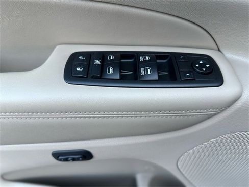 Used 2019 Jeep Grand Cherokee Limited w/ Trailer Tow Group IV image 14