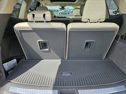 Used 2020 Cadillac XT6 Premium Luxury w/ LPO, Floor Liner Package image 24