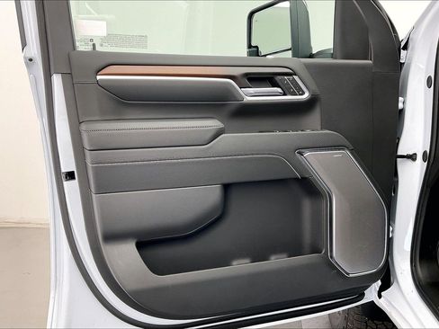 New 2026 GMC Sierra 2500 Denali w/ Denali Reserve Package image 12